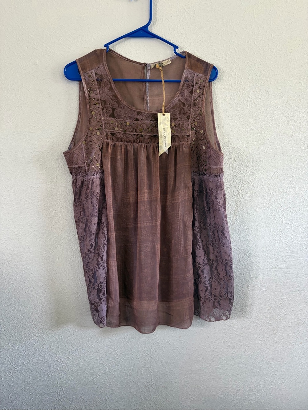 gimmicks by BKE Mauve Lace-Trim Sleeveless Blouse